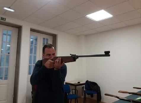 Sessões abertas de Tiro na Sala Manel João